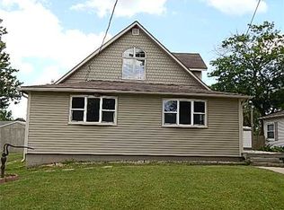 2225 E 24th St, Des Moines, IA 50317