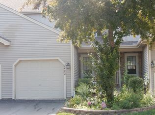 1492 Foxcroft Dr, Aurora, IL 60506