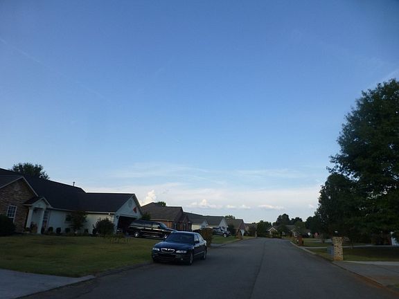 4th image of 2118 Spalding Dr