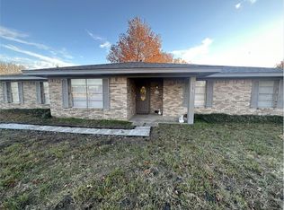 4075 Old Bonham Rd, Paris, TX 75460