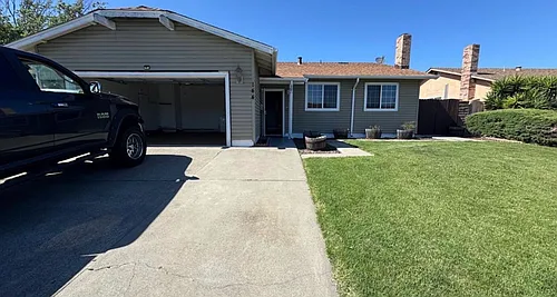 144 Brophy St Photo 1