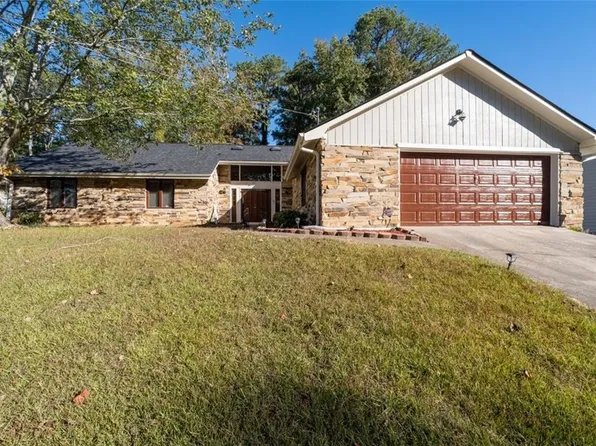 5934 S Deshon Ct, Lithonia, GA 30058