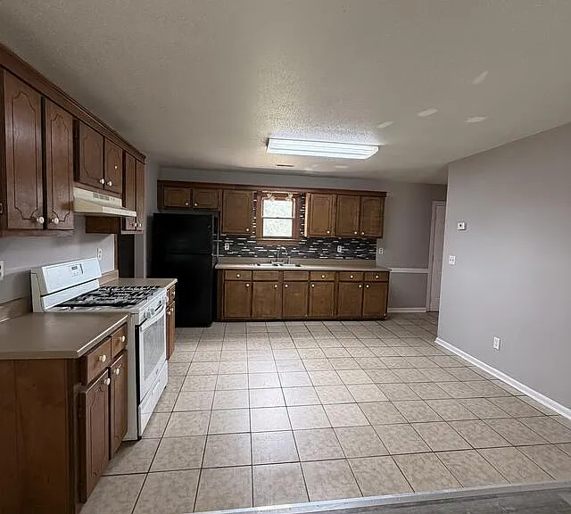 113 Johnson Rd — Photo 3