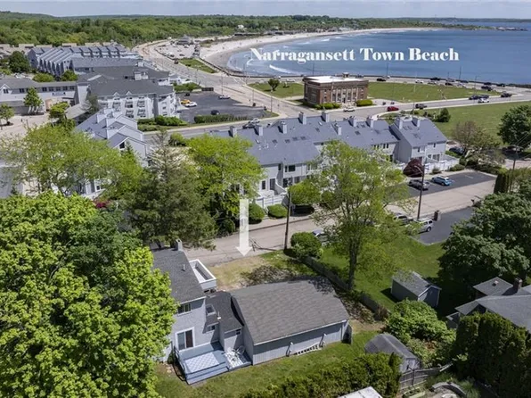 16 Courtway St, Narragansett, RI 02882