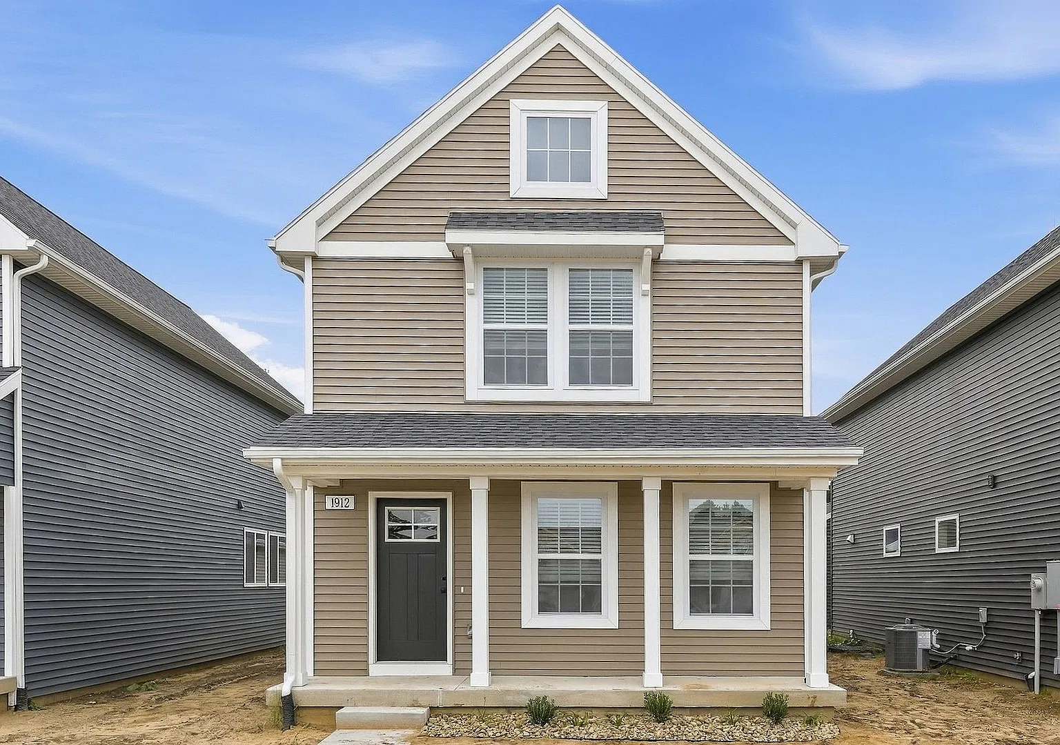 Take advantage of this exclusive offer and enjoy a reduced security deposit of just $1,000. Appli... — Photo 2