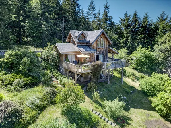 220 Wright Rd, Saltspring Island, BC V8K 2H8