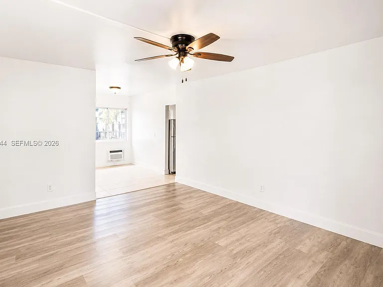 7721 Dickens Ave #7 — Photo 3