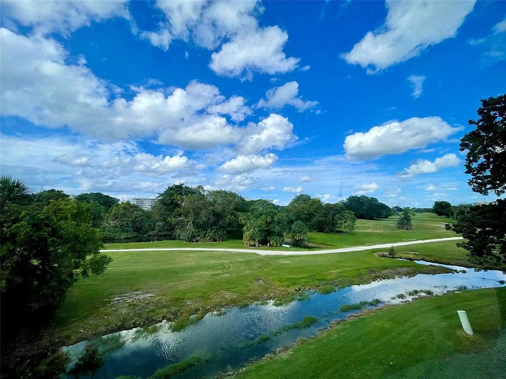 3151 S Palm Aire Dr #307