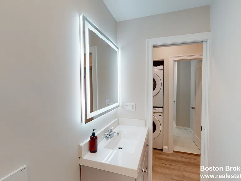23 Newport St #2 — Photo 11