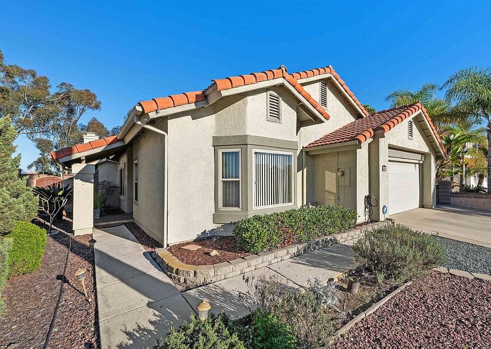 1st image of 895 Mesa Pl