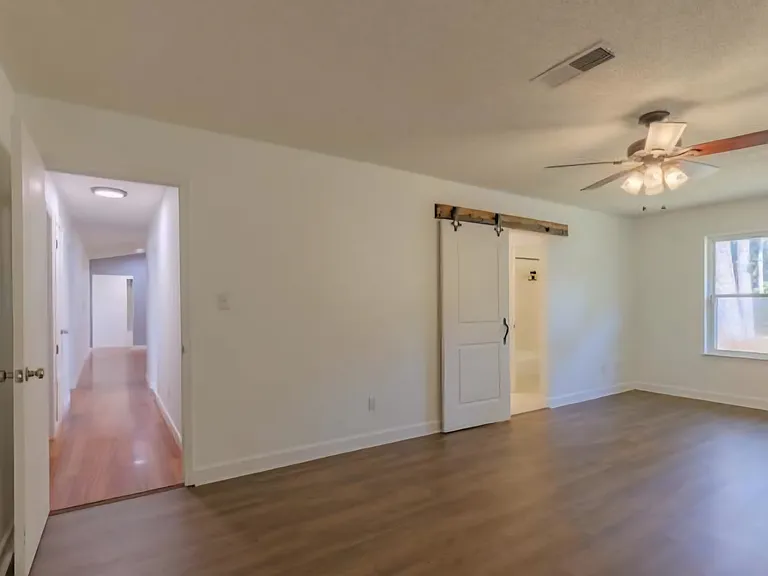 1387 Calcutta Dr — Photo 9