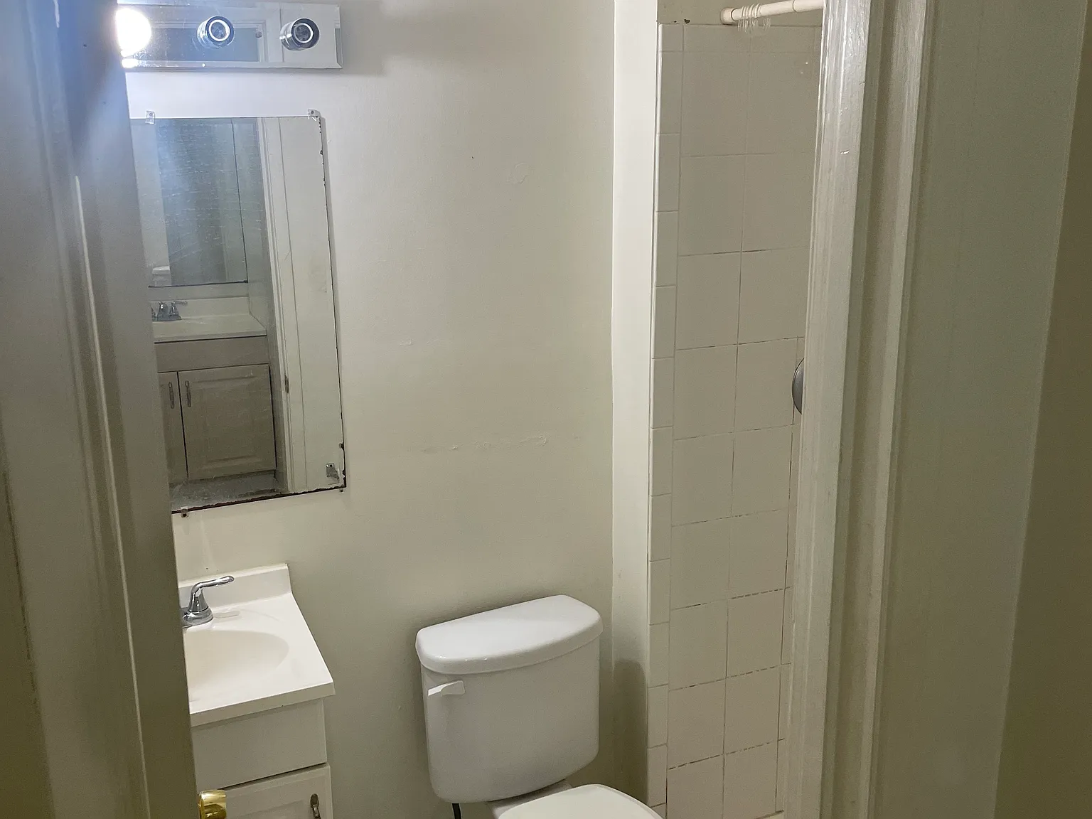 1 bed, 250 sqft, $1,100 — Photo 3