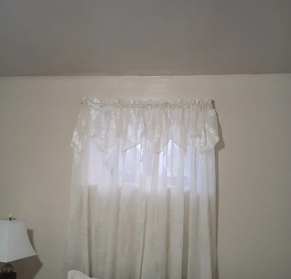 3 bed, 1500 sqft, $1,000 — Photo 2