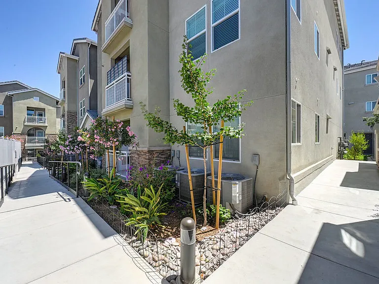 Vela Apartments — Photo 32