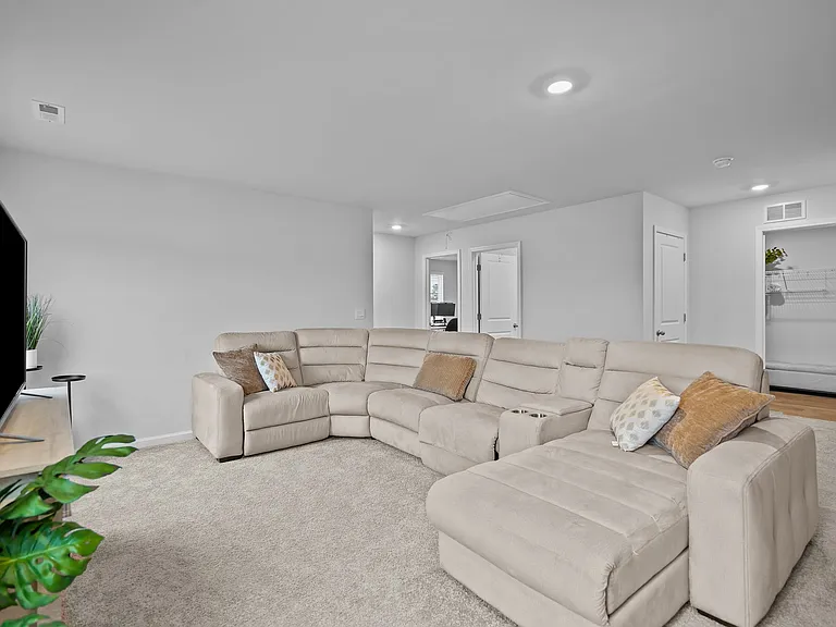 402 Folkstone Rd — Photo 20