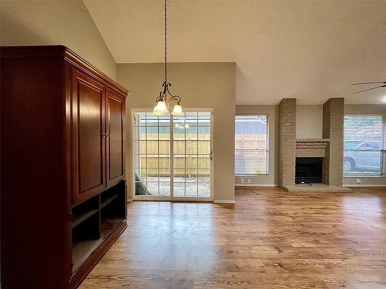13703 Carsa Ln — Photo 7