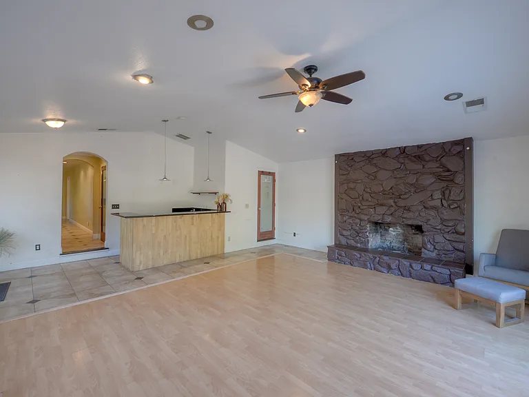 475 L St — Photo 11
