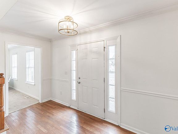 2nd image of 226 Chestnut Oak Cir