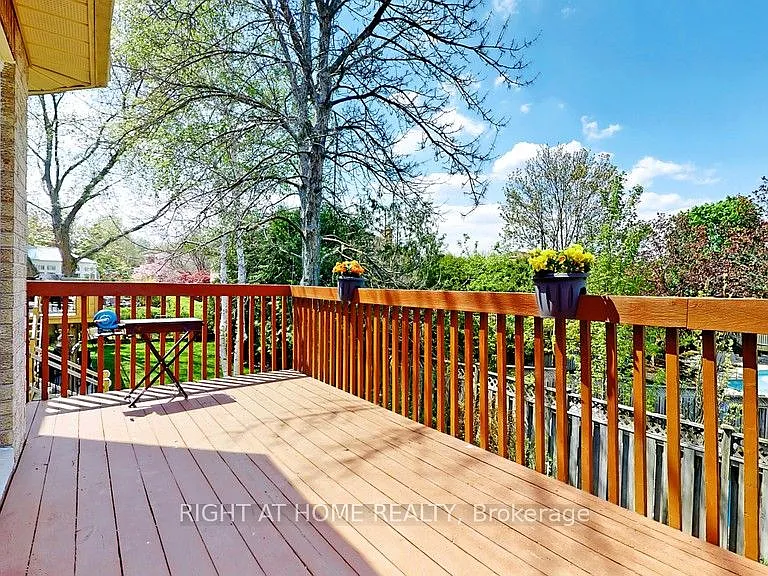 95 Lensmith Dr #MAIN AND UPPER FLOOR — Photo 15