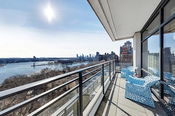 Sold by Corcoran | media 3