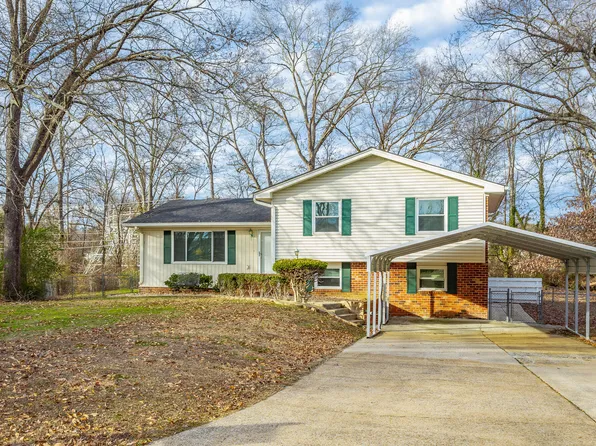 409 Greenfield Dr, Rossville, GA 30741