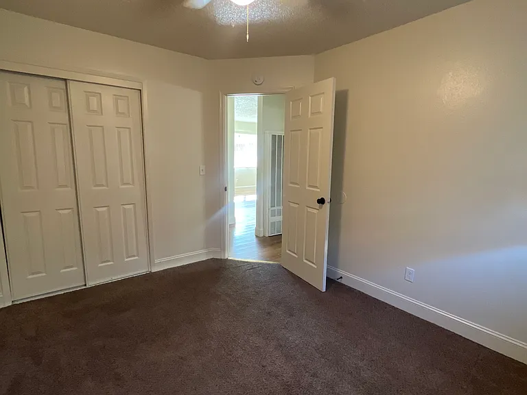 502 Pine St #C — Photo 12