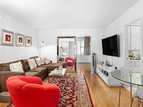 2nd image of 77 W 55th St APT 10K