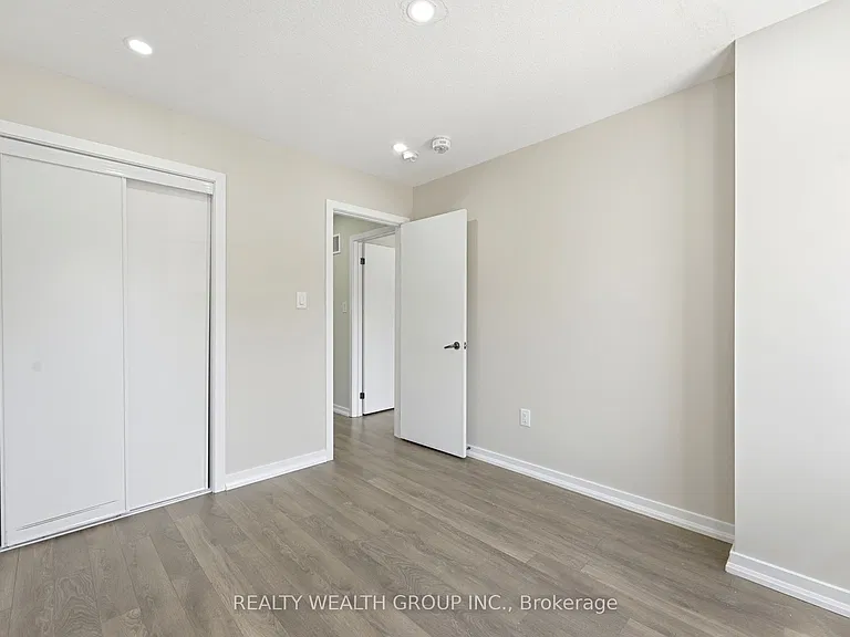 112 Golden Springs Dr — Photo 18