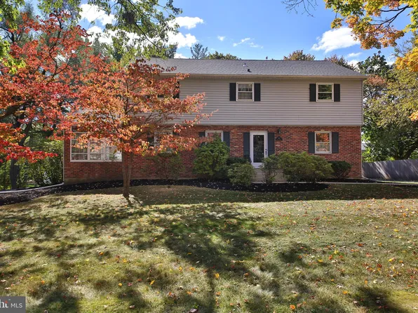 977 Baron Dr, Yardley, PA 19067