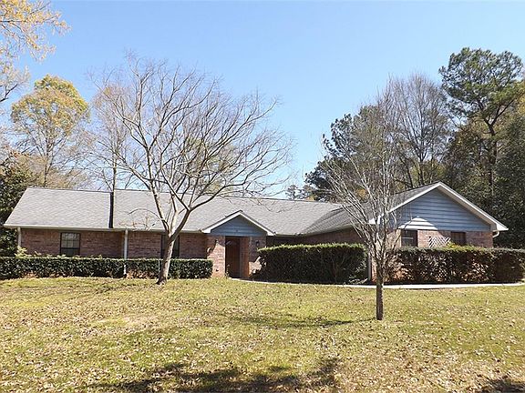 straight street view