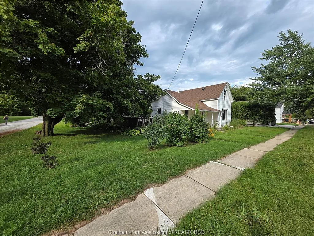 4 bed, $2,000 — Photo 4