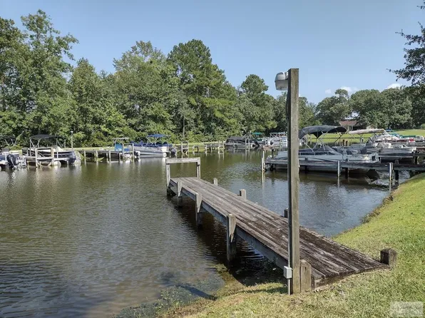 Na Woodlake Boat Slip, Manning, SC 29102
