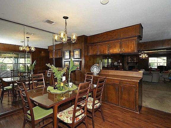 5th image of 1703 Laurel Oaks Dr
