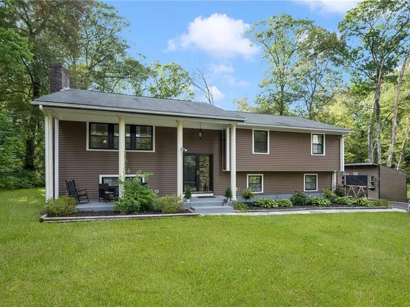 207 Steere Farm Rd, Burrillville, RI 02830