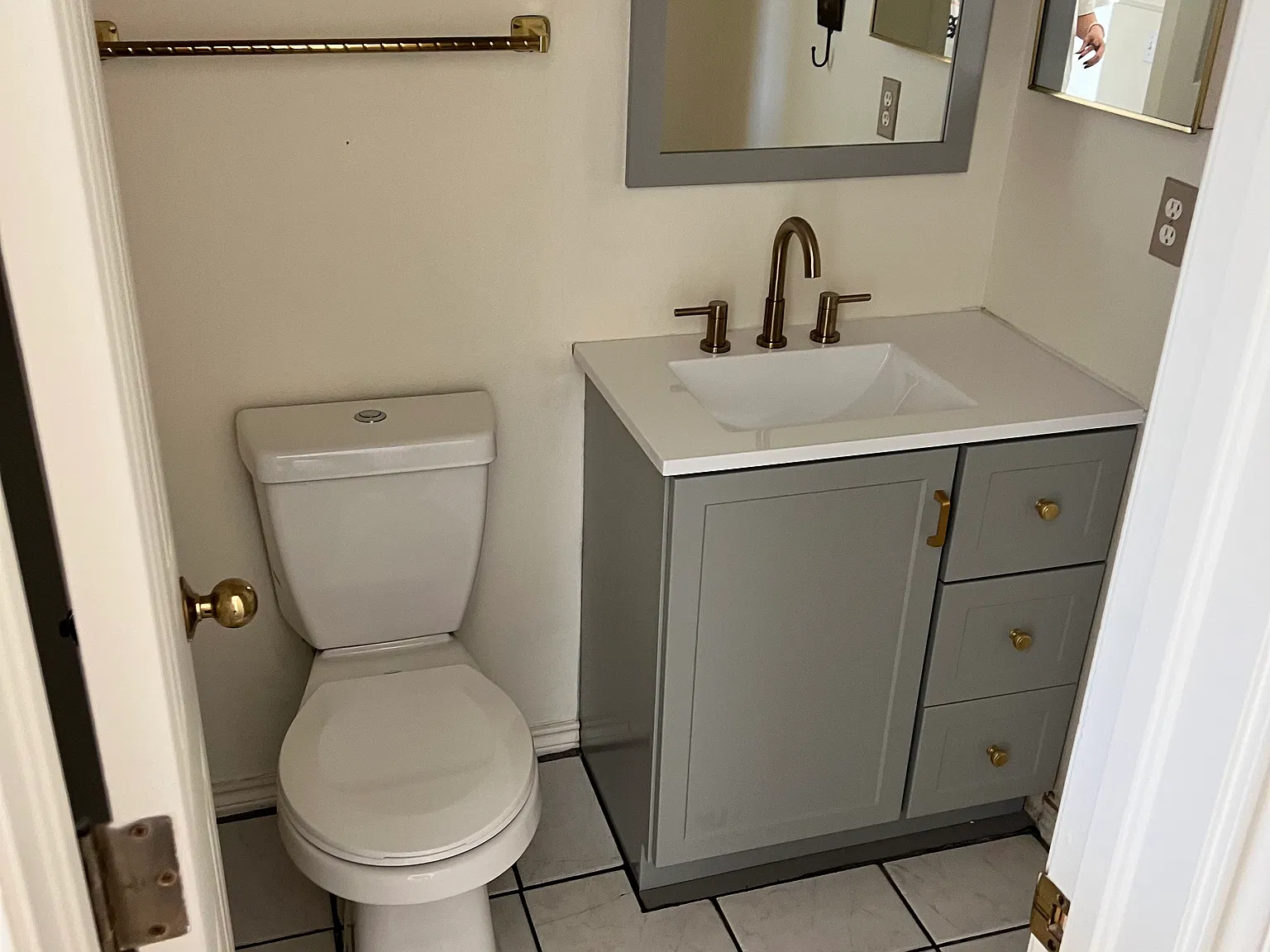 2 bed, 2.5 bath, 2288 sqft, $2,000 — Photo 3