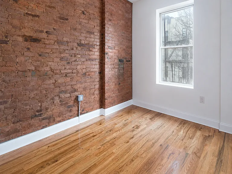 907 Jefferson Ave #3 — Photo 2
