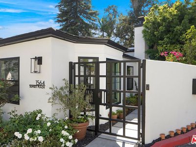 1564 Sunset Plaza Dr, Los Angeles, CA, 90069