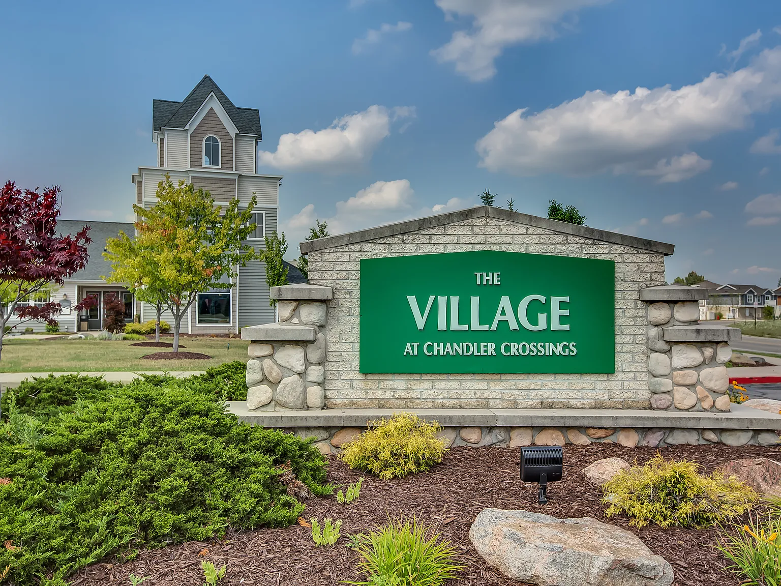 The Village at Chandler Crossings - Furnished Student Living - Priced Per Room — Photo 4