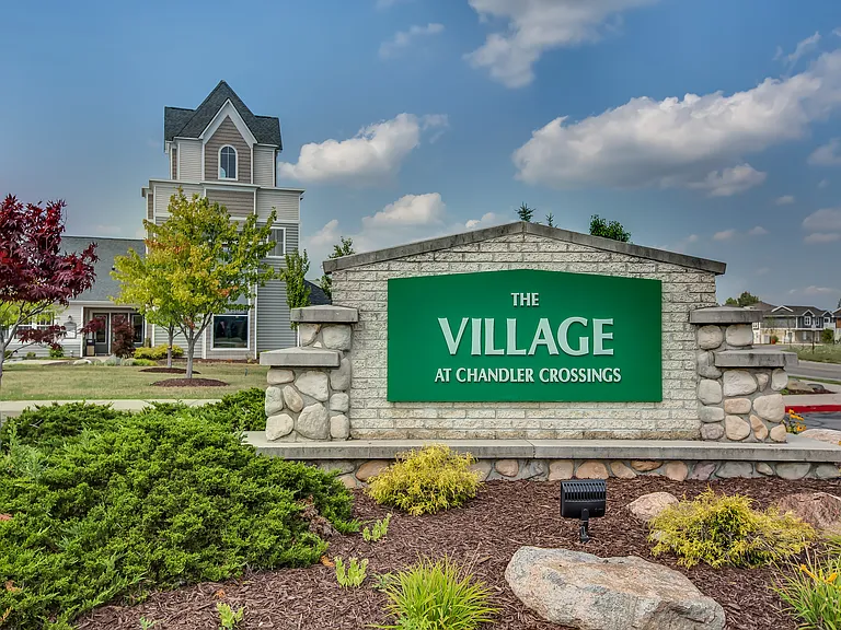 The Village at Chandler Crossings - Furnished Student Living - Priced Per Room — Photo 4