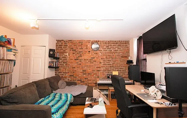 Rented by R New York | media 14