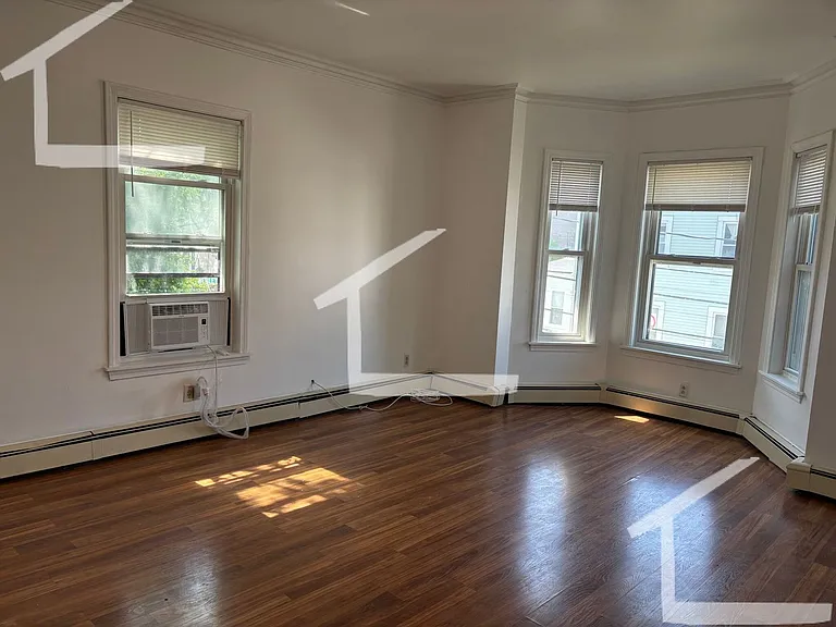24 Armington St #2 — Photo 4