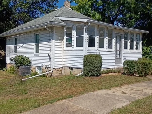 540 Mulvane St, Newcomerstown, OH 43832