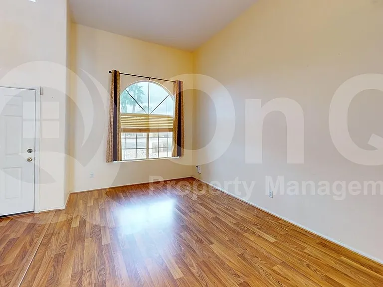 19611 N 33rd St — Photo 9