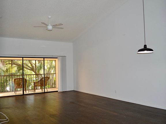 3rd image of 1143 Duncan 202 Circle #202