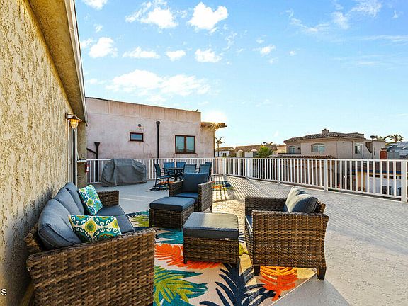 3rd image of 5003 Island View St