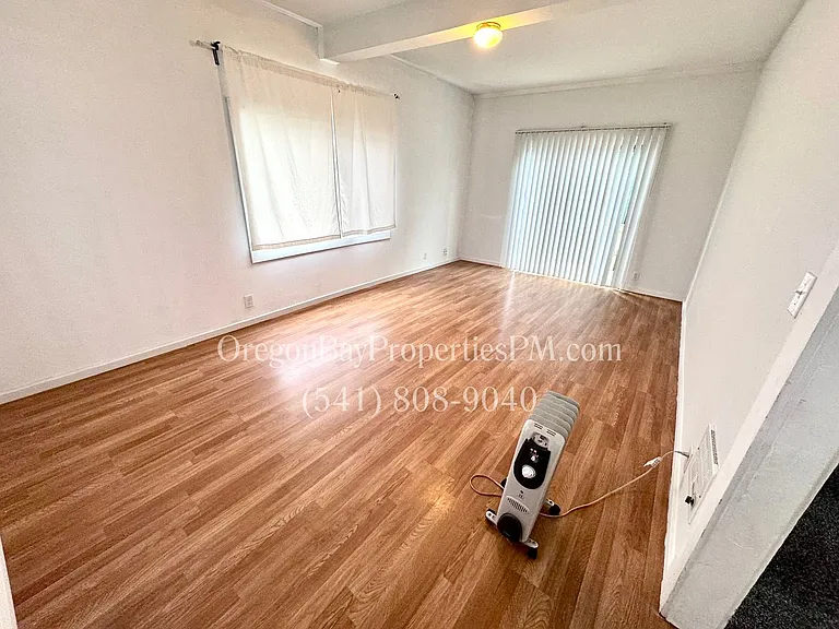 1596 McPherson St — Photo 2