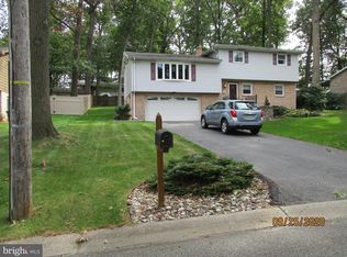 332 Holyoke Dr, York, PA 17402