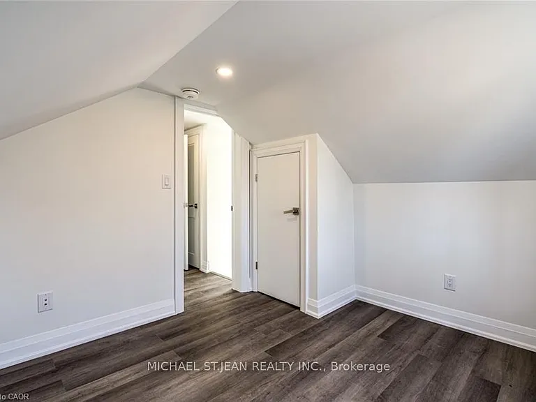 395 Paling Ave — Photo 28