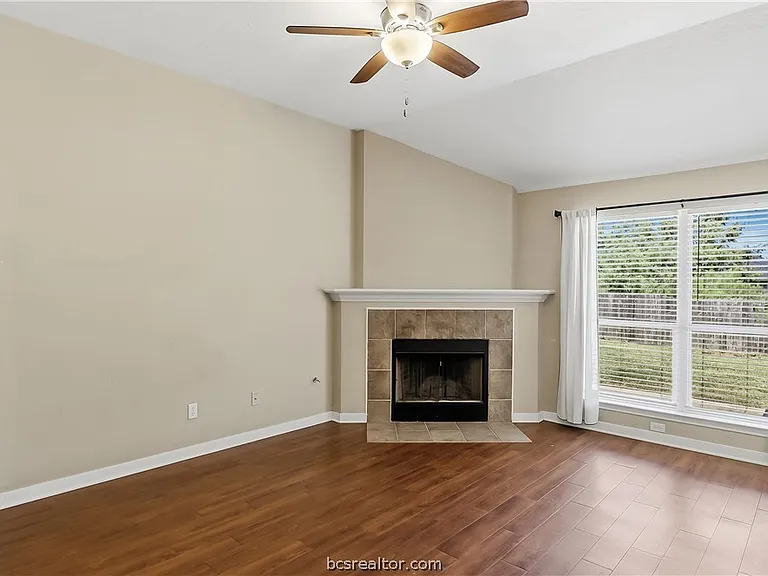921 Windmeadows Dr — Photo 7