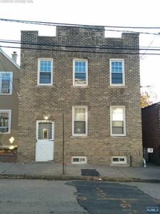 38 Autumn St, Lodi, NJ, 07644